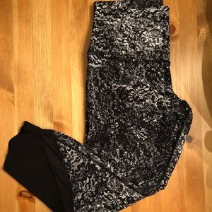 Lululemon Lace Pattern WunderUnder Scallop Crops